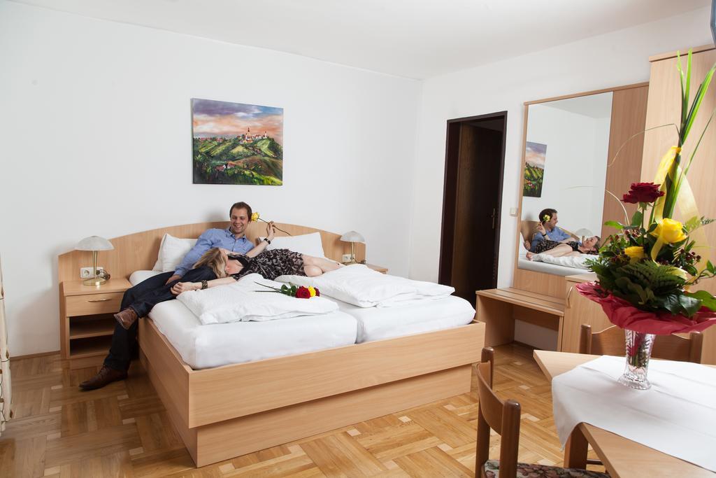 Gaestehaus Ferk - Fruehstueckspension, Bed & Breakfast Bad Radkersburg Room photo